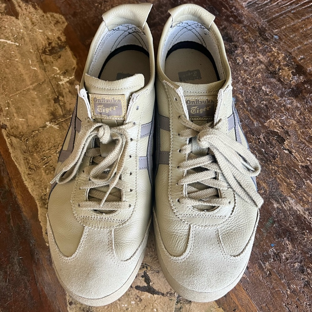 Onitsuka Tiger by Asics Creamy Green Sneakers Versatile Low-Top Design (Size 12)
